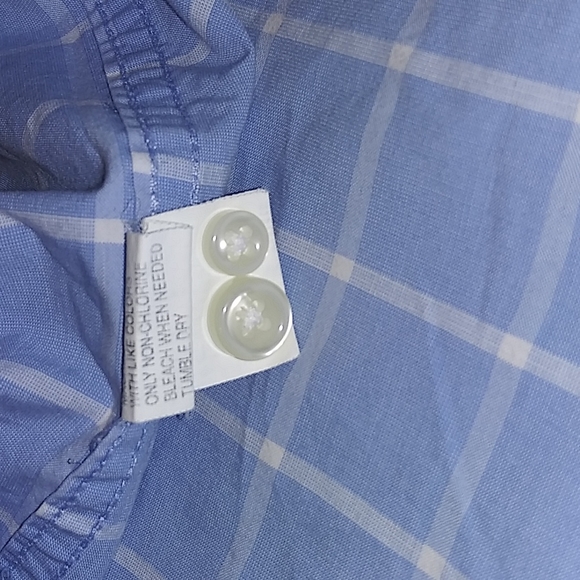 🌺{Izod} Short Sleeve Button Down - Picture 4 of 4